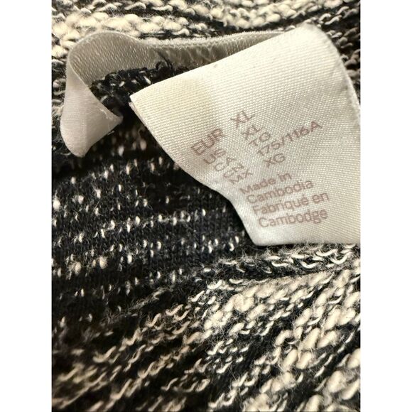 Women H&M Long Sleeve Black & White Crop Top Size XL Zipper Back Knit Sweater - Picture 2 of 7